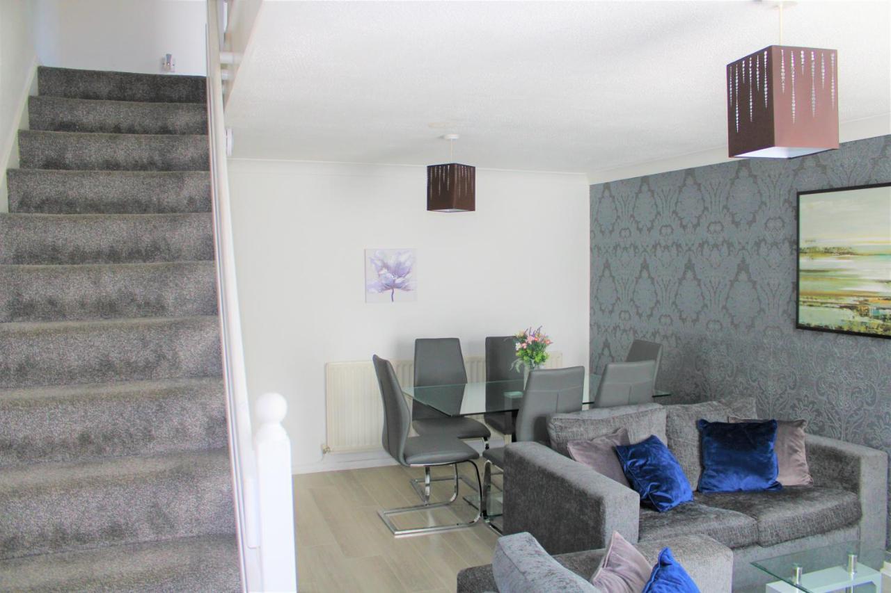 Homely And Budget Friendly 3 Bed House Sleeps 6 Free Parking! 밀턴 케인즈 외부 사진